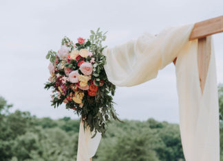 Wiązanki ślubne- jak znaleźć idealną kwiaciarnię?