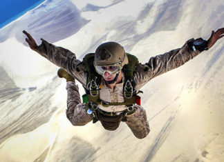 Szkolenia AFF - czyli jak nauczyć się skakać ze spadochronem?