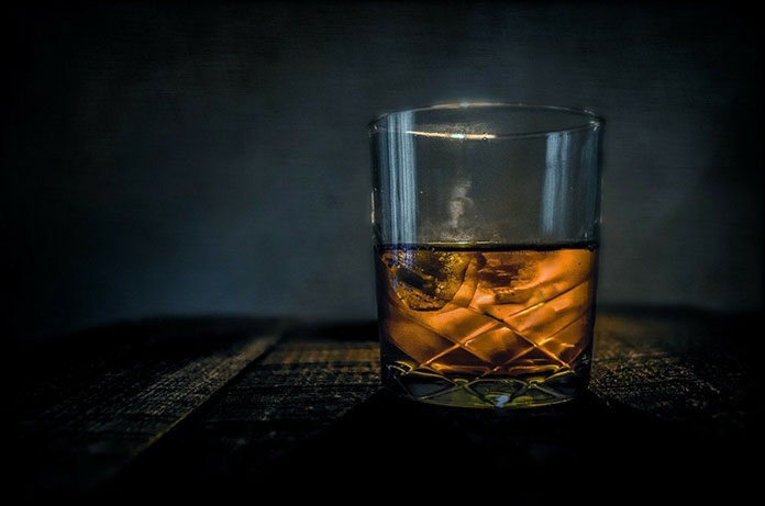 Grain whisky – co wyróżnia spośród innych odmian szkockiej?